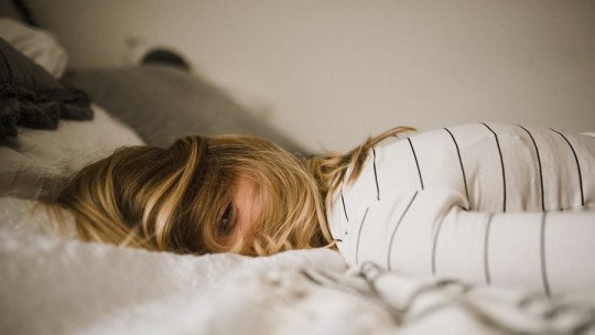 Duermo, pero no descanso: la conexión entre ansiedad, estrés y sueño