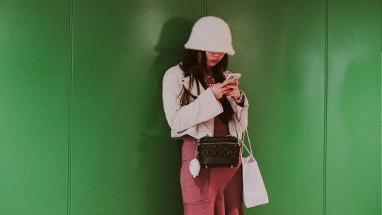 ¿Puede el trauma infantil hacernos vulnerables a la adicción a las redes sociales?