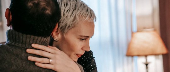 Cómo reconocer y salir de una relación emocionalmente destructiva