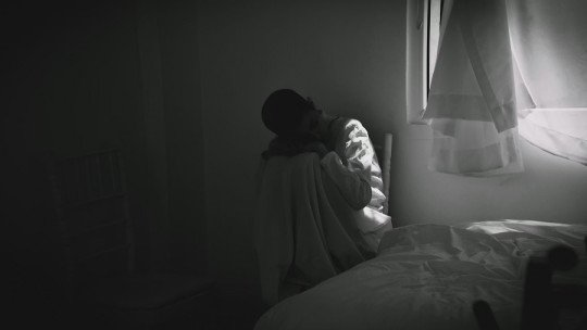 Por qué tener pocos amigos daña más la salud mental de las personas deprimidas