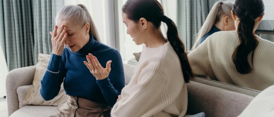 Qué es la triangulación familiar y por qué genera conflictos y traumas
