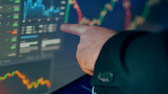 El costo invisible de la mente: los sesgos cognitivos que corrompen grandes inversiones