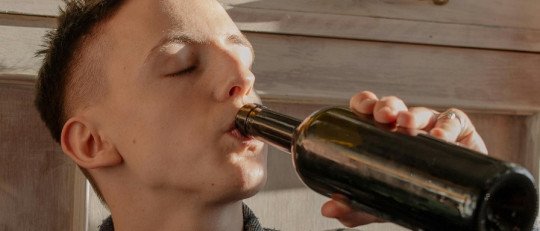 El consumo de alcohol como ‘salida’ a la fobia social