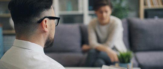 Cómo la Terapia de Aceptación y Compromiso ayuda a regular las emociones