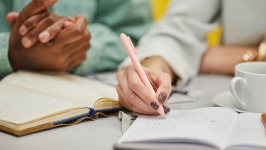 Escritura terapéutica y migración: una herramienta para procesar el duelo migratorio