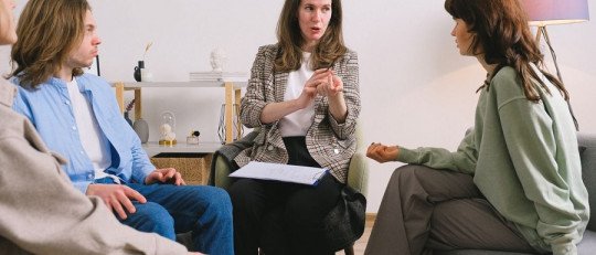 ¿Cómo aborda los problemas de comunicación la Terapia Sistémica Familiar?