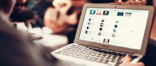 Facebook pone en peligro nuestras relaciones de pareja