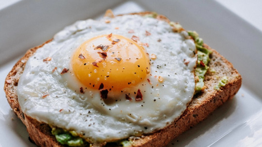 Con qué frecuencia es bueno comer huevos