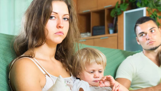 Crisis de pareja tras el primer bebé: causas y qué hacer