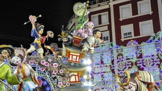 Fallas: por qué unos las aman y otros las odian