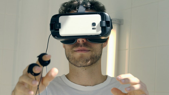 Tratamiento psicológico de la fobia a volar mediante Realidad Virtual