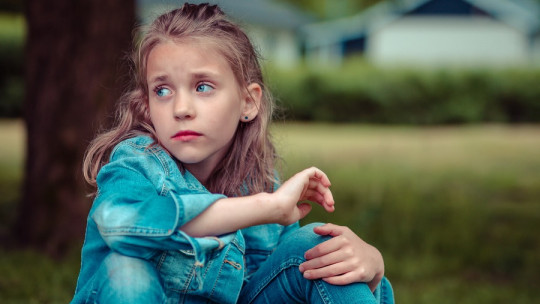 Cómo ayudar a un niño que se siente rechazado