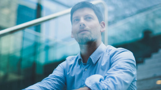 El modelo jerárquico ERC de Alderfer