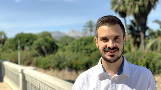 Entrevista a Alfonso Cruzado Cardona: la adicción a las nuevas tecnologías