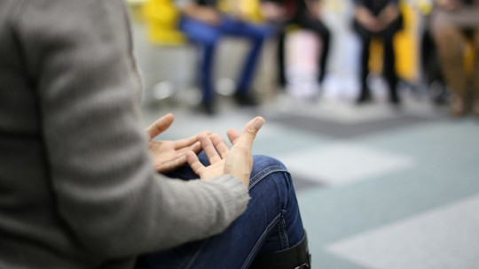 Adicciones y terapia grupal en el tratamiento ambulatorio de pacientes