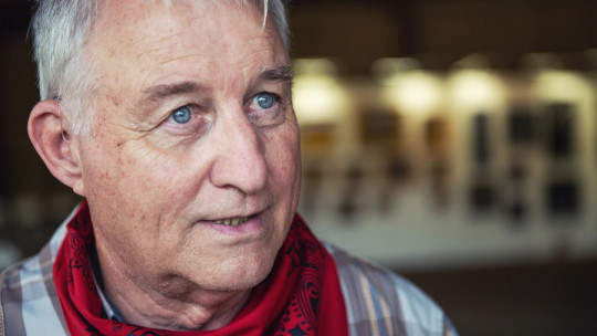 Cómo hacer frente a padres demasiado absorbentes en la adultez