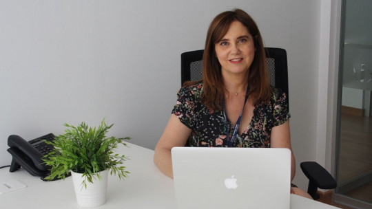 Almudena Fernández: «Es muy importante cuidar el apego con nuestros hijos»